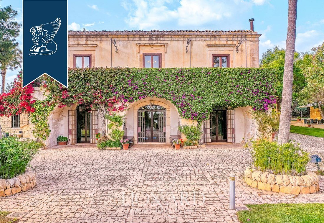 Villa in Modica, Sicily, Italy 2 - 13250683