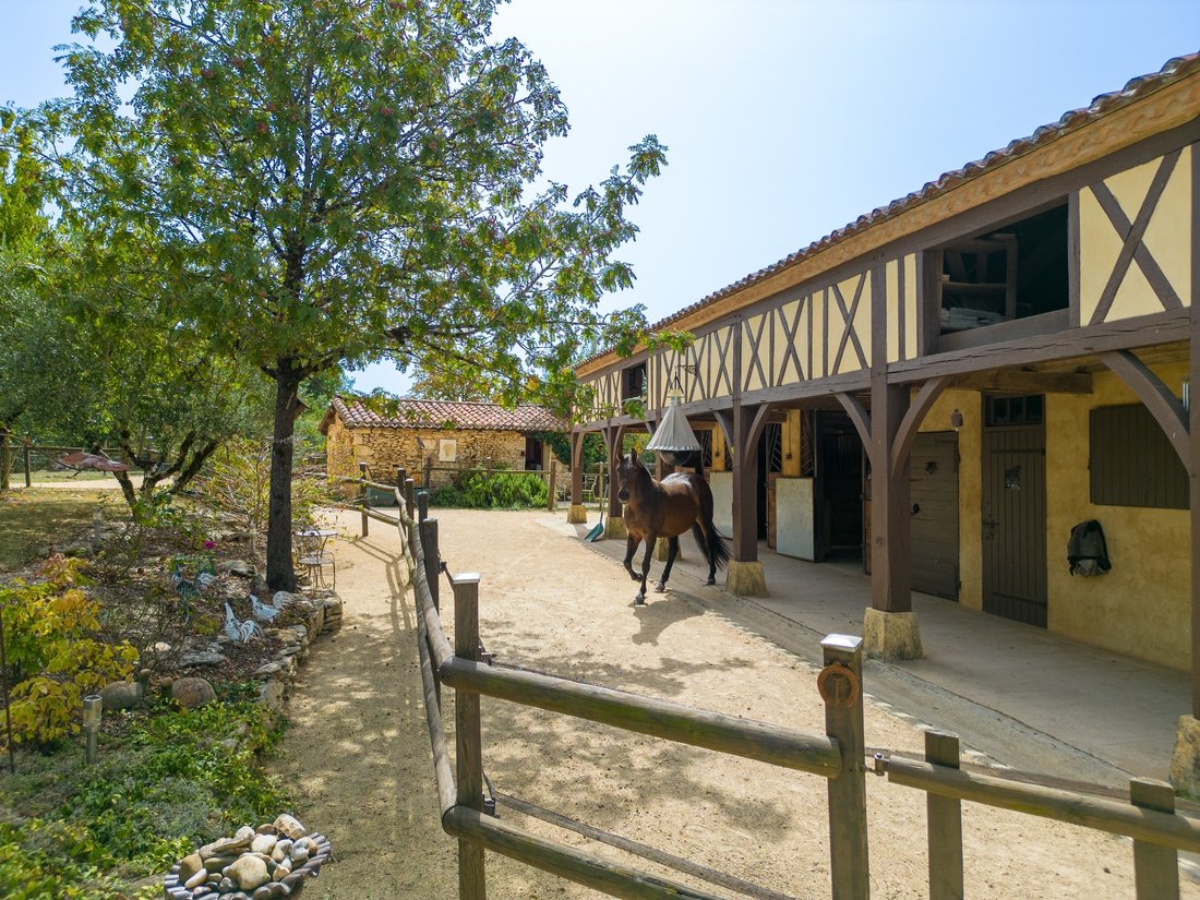 sumptuous-equestrian-estate-in-the-lot-in-monpazier-nouvelle-aquitaine