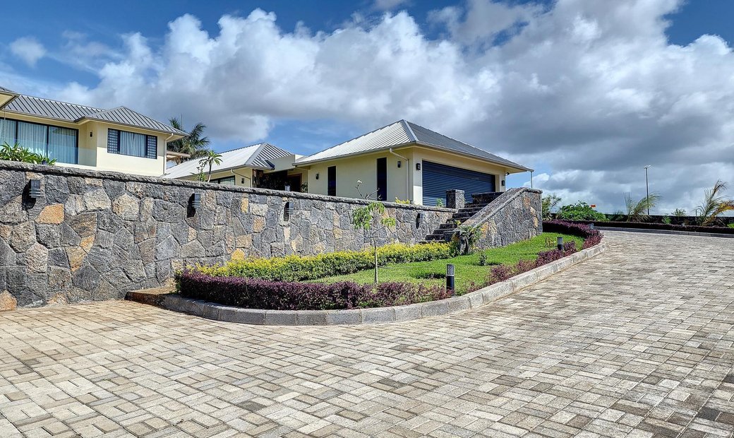 Marvelous Villa At Les In Flic En Flac, Rivière Noire District