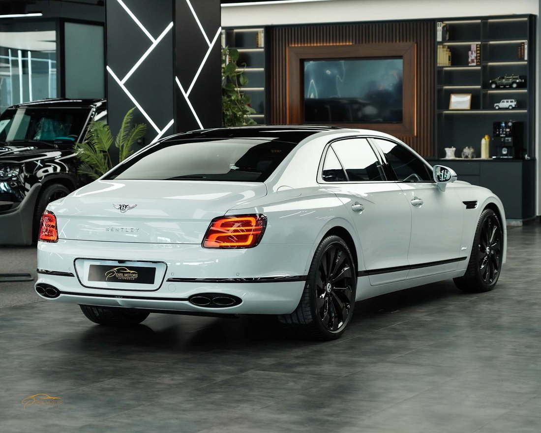 Sedan in Dubai, Dubai, United Arab Emirates 4 - 13253351