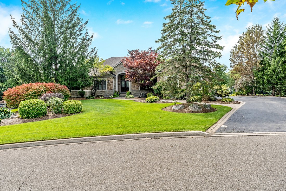 Carlisle Hamilton In Hamilton, Ontario, Canada For Sale (13253387)