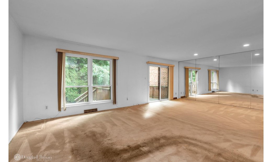 Condo North Hills In North Hills, Ny, United States For Sale (13249991)