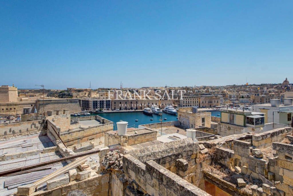 Large Townhouse With Sea Views In Senglea, Malta For Sale (12361785)