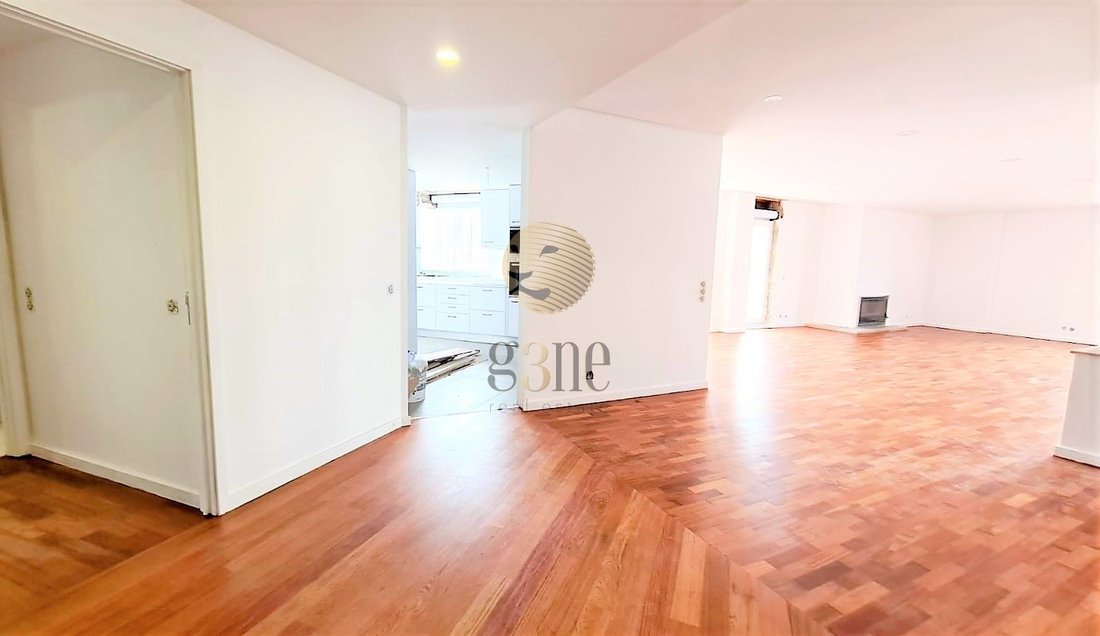 Apartment in Lordelo do Ouro e Massarelos, Porto District, Portugal 1 - 13006687