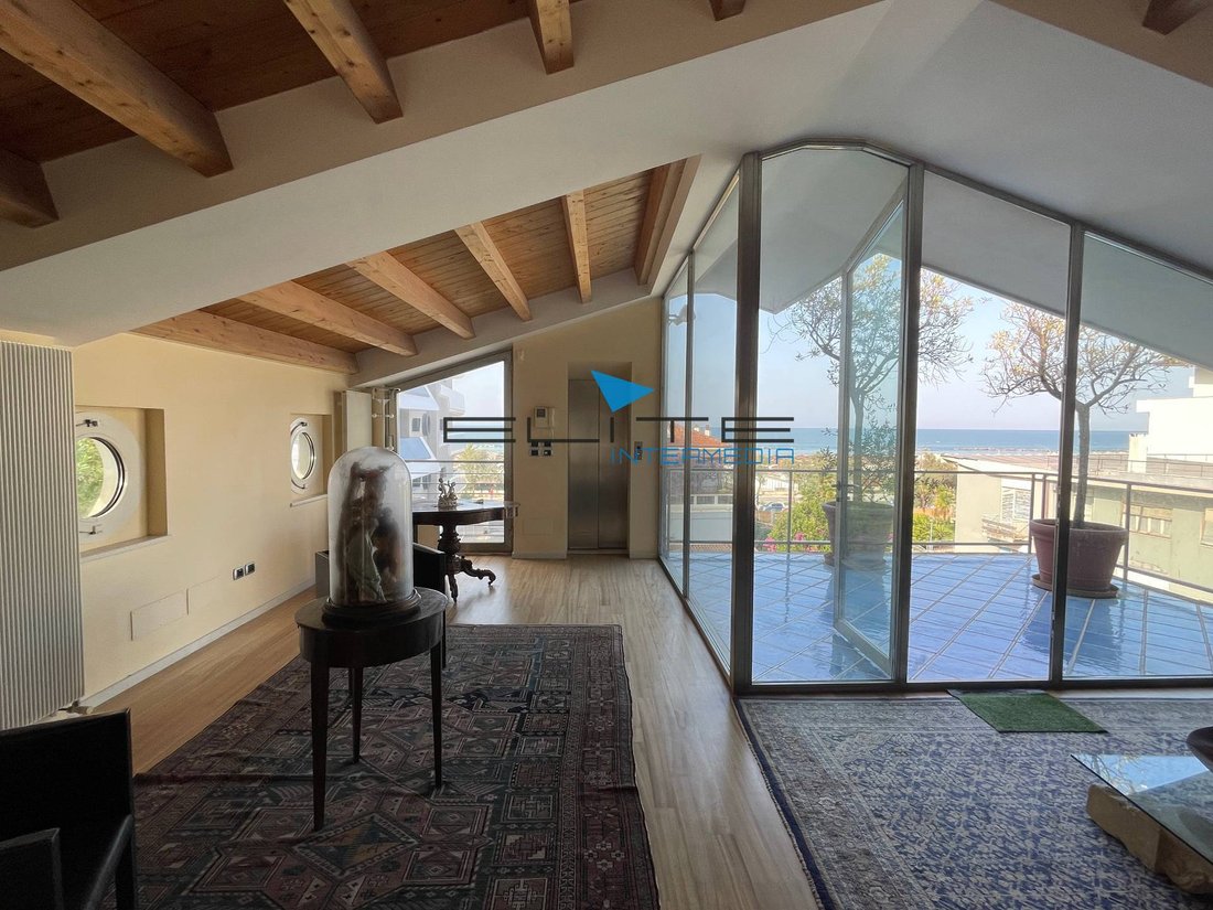 Villa In Vendita A Pescara, Centro In Pescara, Abruzzo, Italy For Sale