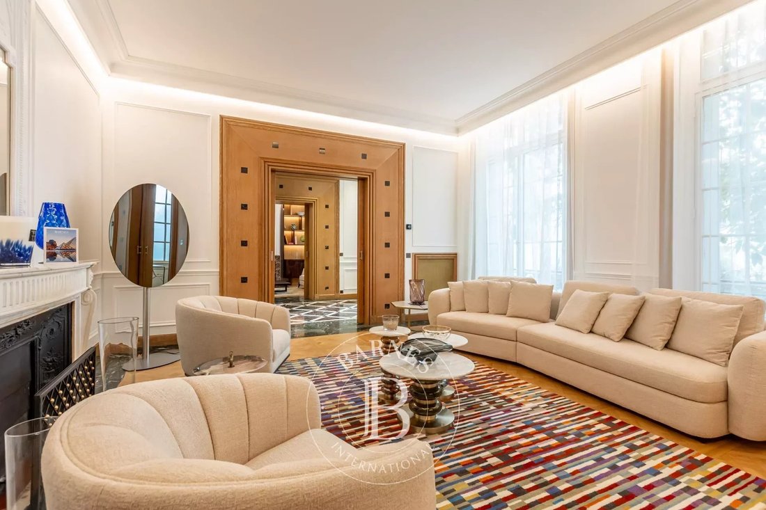 House in Paris, Île-de-France, France 5 - 13258634