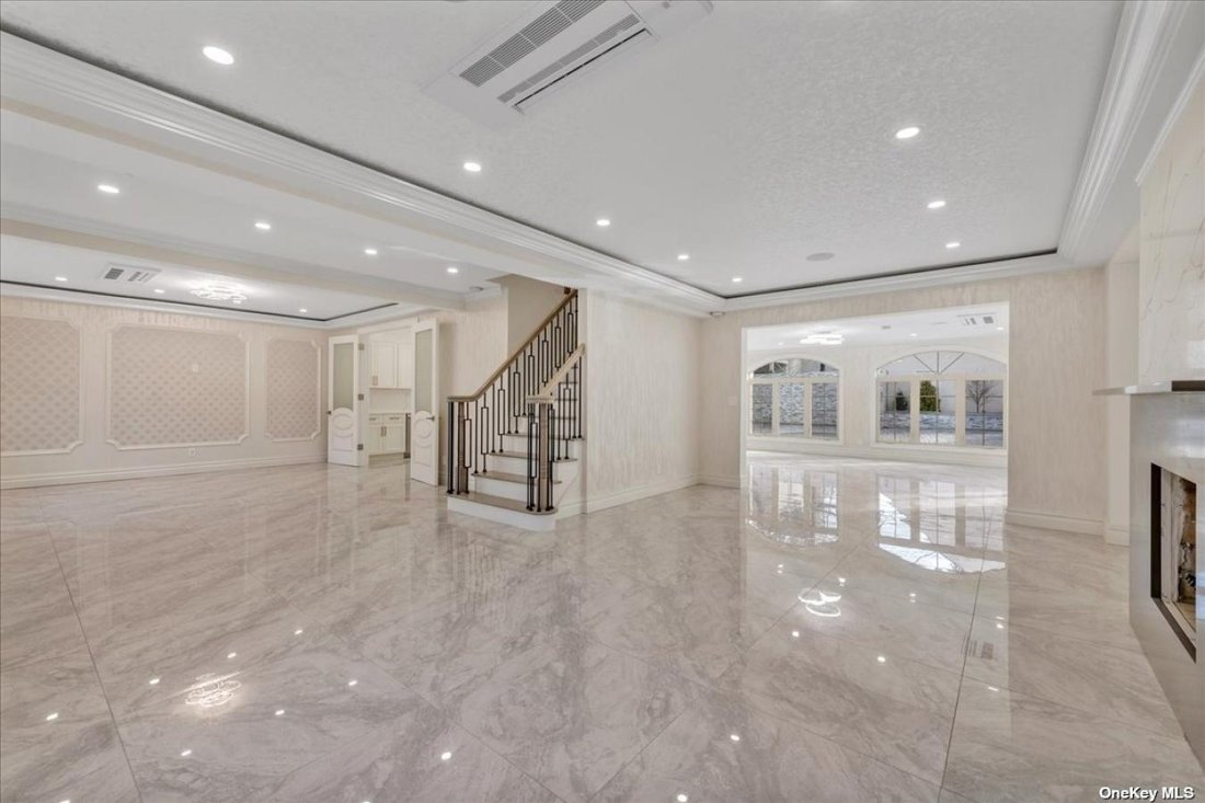 House in New York, New York, United States 4 - 13258019