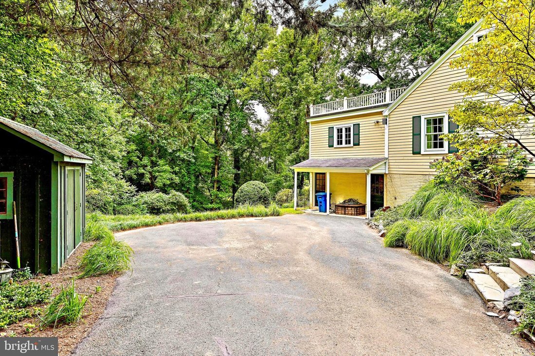 Rare Mc Lean Home On A Private Lane In Mc Lean, Virginia, United States