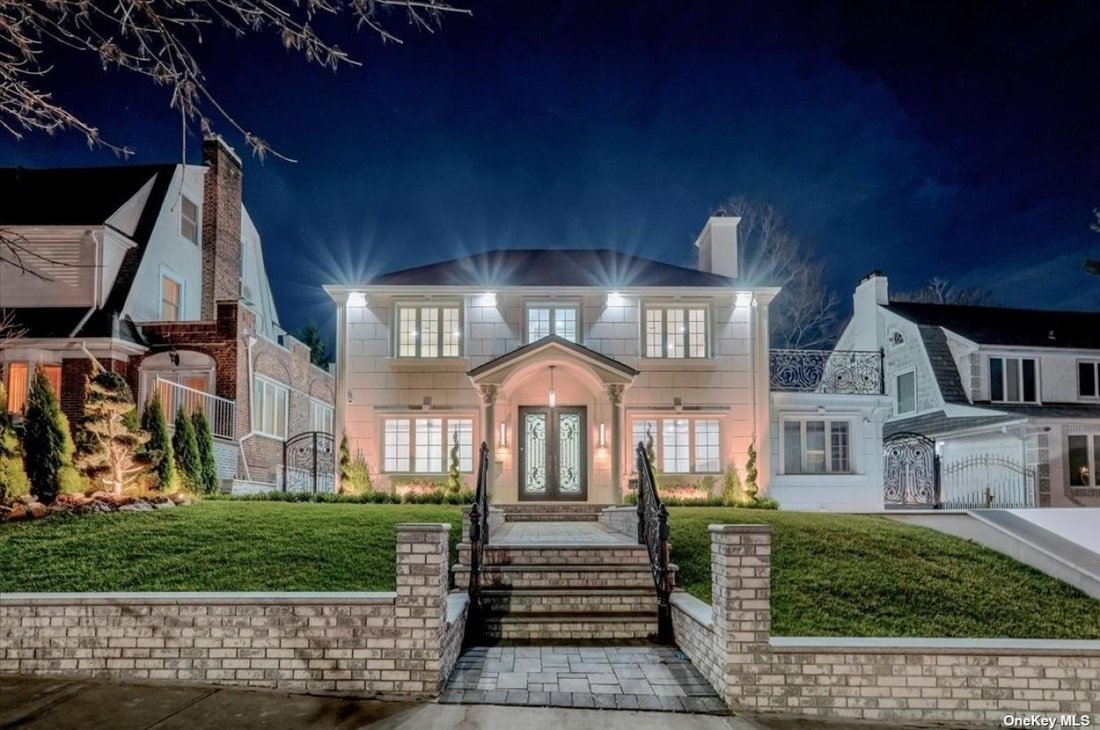 House in New York, New York, United States 1 - 13258019
