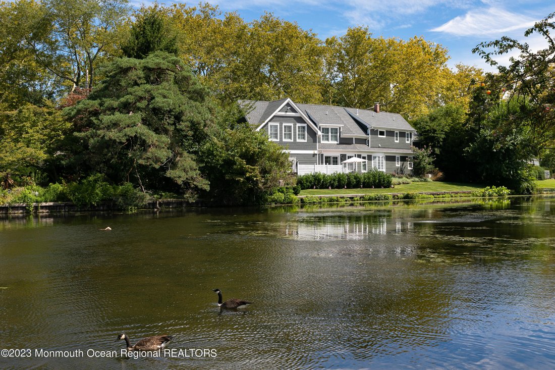 15 Buttonwood Drive In Fair Haven, New Jersey, United States For Sale