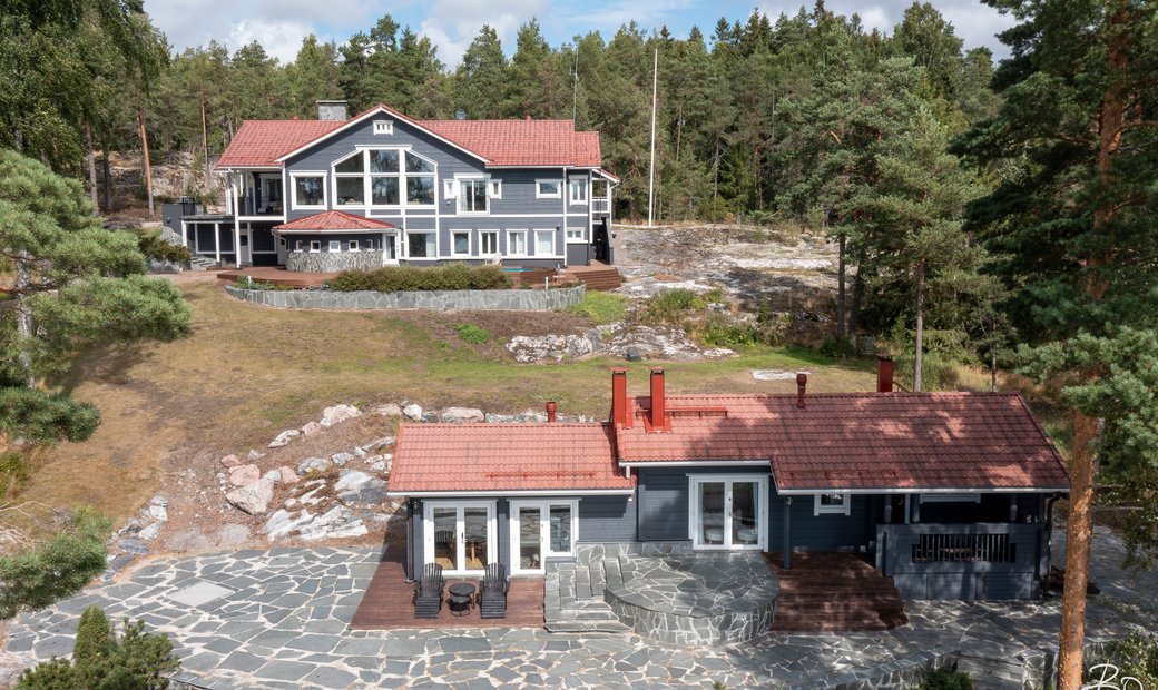Stunning Seaside Property On A Large Sloping Lot Near The Center Of In Finland For Sale (13260220)