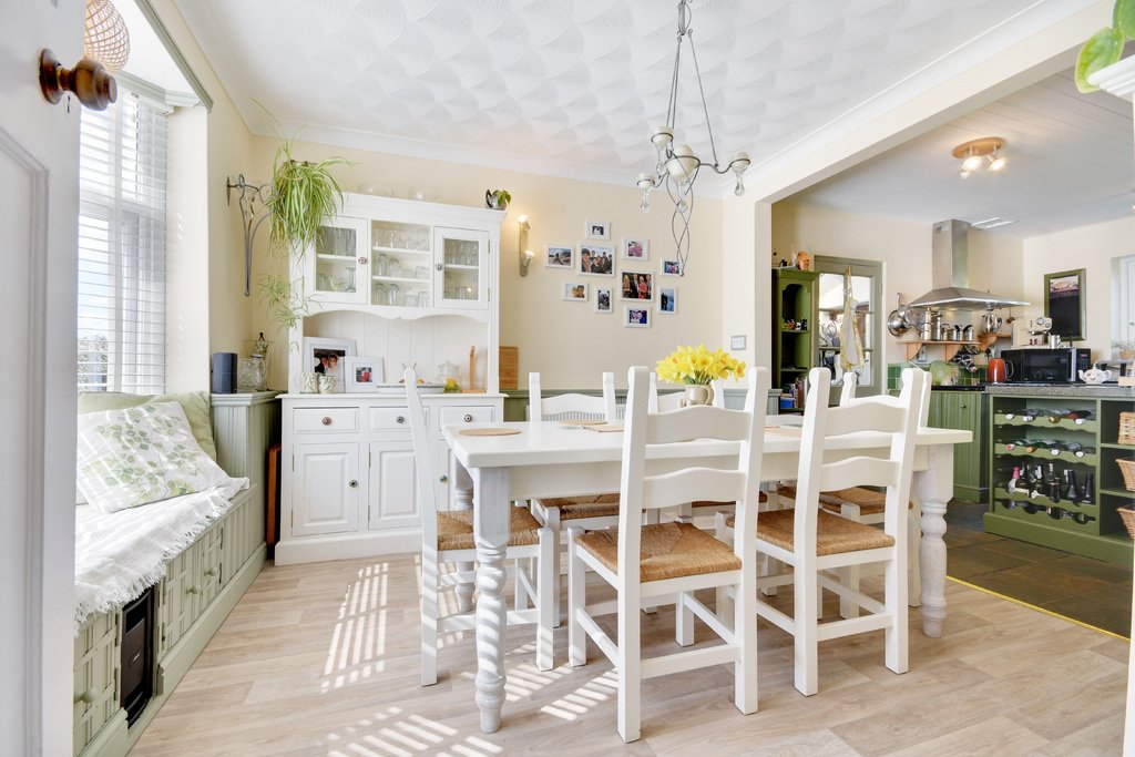 An Individual Three/Four Bedroom In Cold Norton, England, United