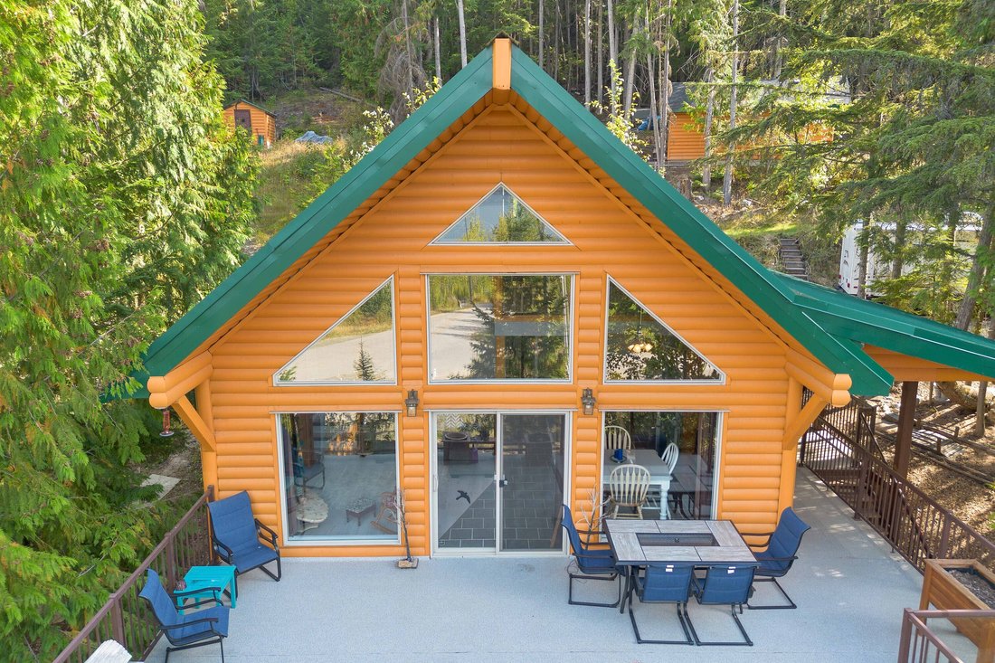 Private Lakeview Home In Blind Bay, British Columbia, Canada For Sale
