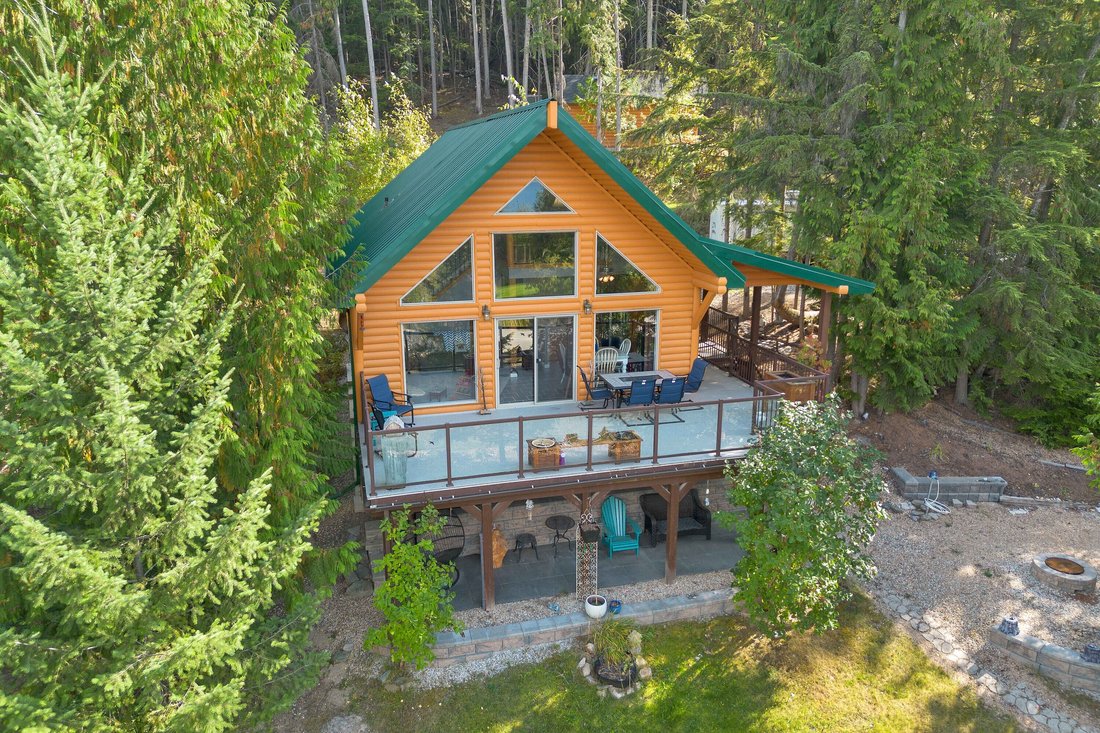 Private Lakeview Home In Blind Bay, British Columbia, Canada For Sale