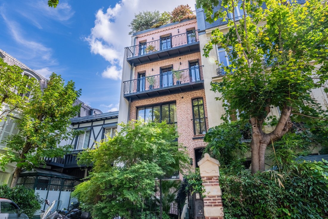 House in Paris, Île-de-France, France 1 - 13260286