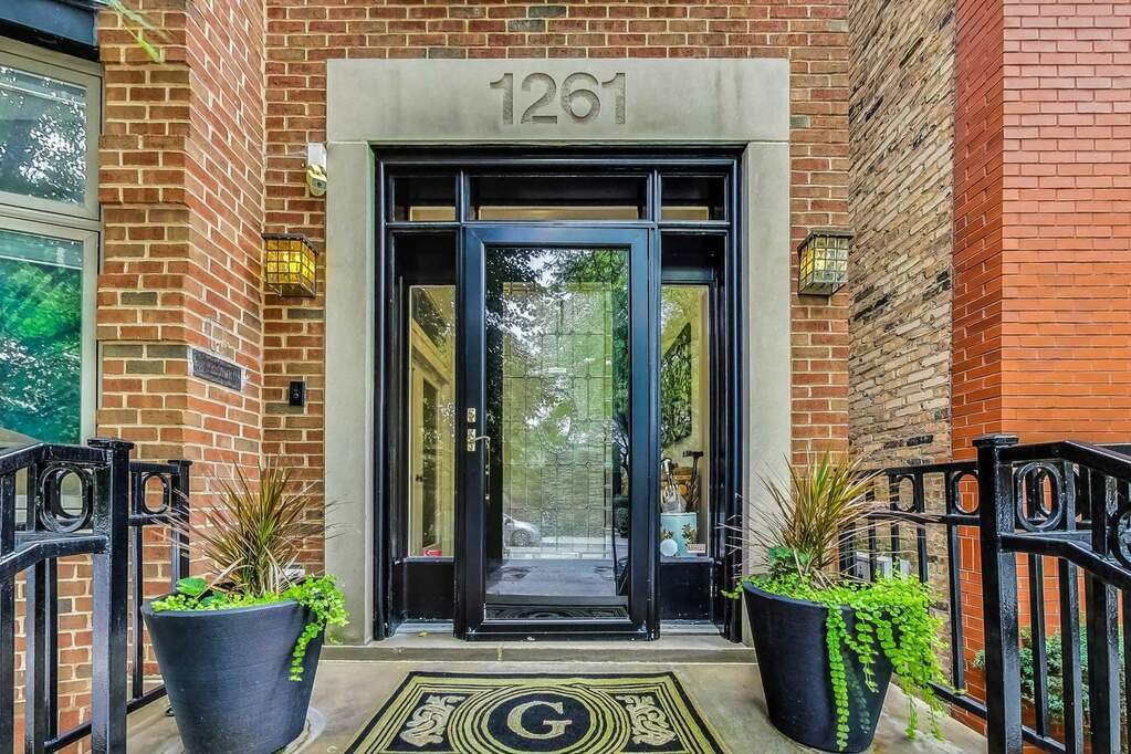 Remarkable Home Blending Historic Charm In Chicago, Illinois, United