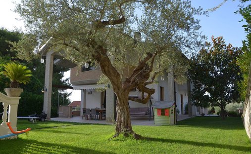 Villa in Montesilvano Colle-Via Alcide de Gasperi, Montesilvano, Abruzzen 1