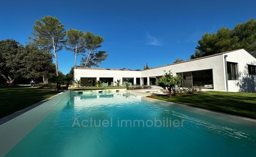 Villa in Mazenod-Bellevue-Saint Donat-Banon, Aix-en-Provence, France 1