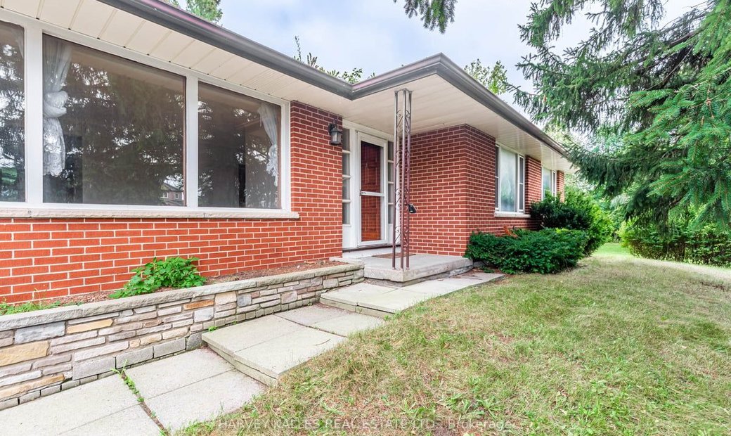 Three Bedroom Bungalow On 4.5 Acres In Courtice, Ontario, Canada For