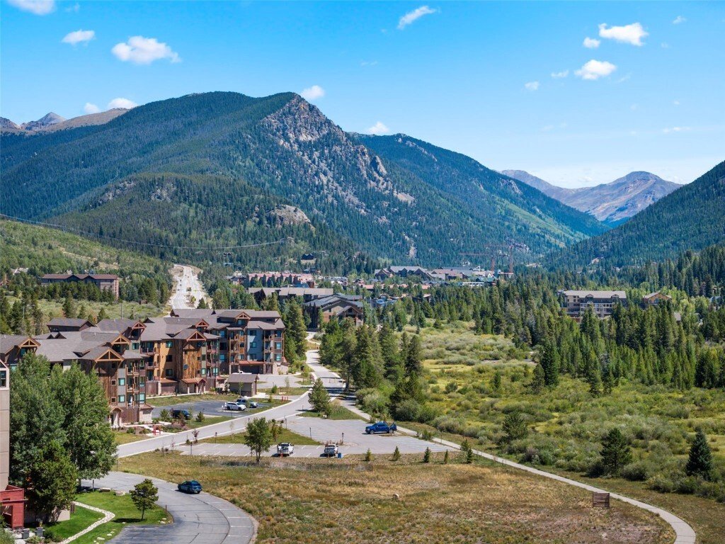 New Residence With Sleek Finishes And In Dillon, Colorado, United