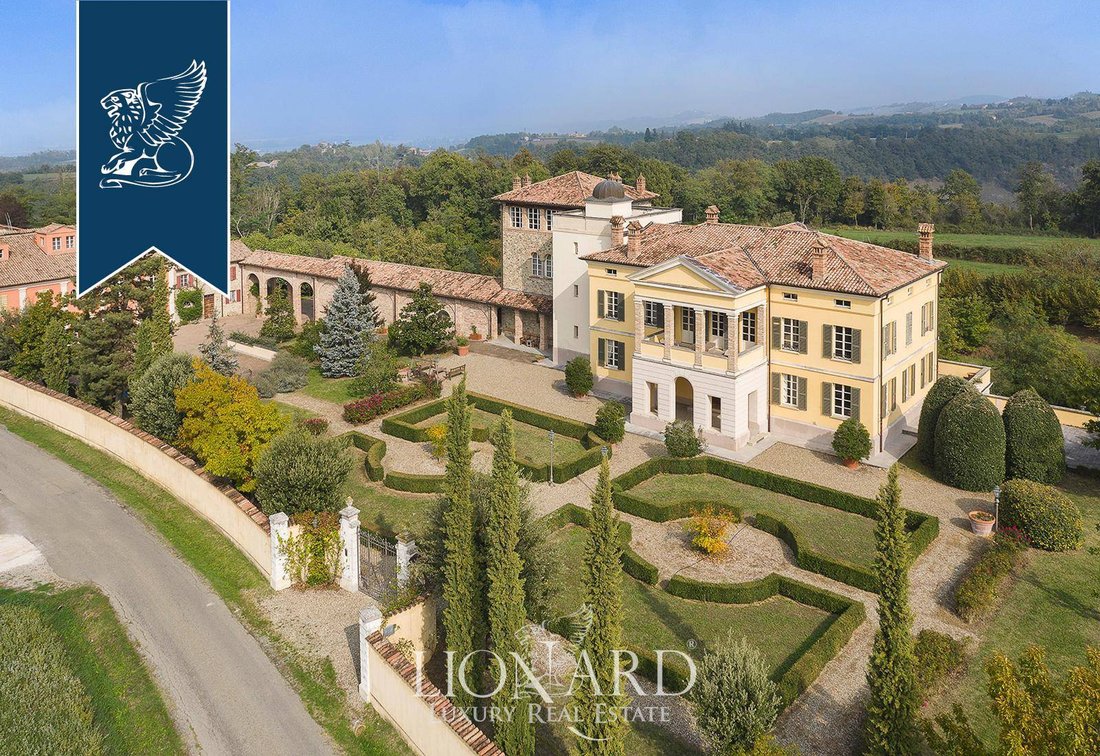 Villa in Varano de' Melegari, Emilia-Romagna, Italy 1 - 13261774