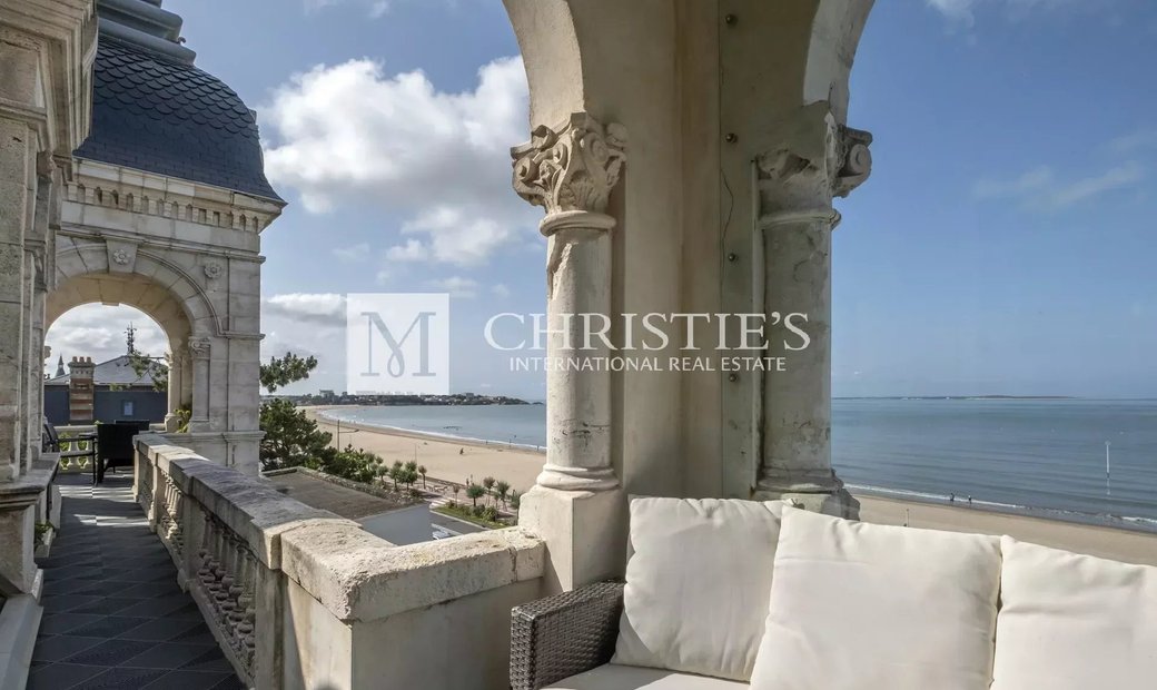 Exquisite Apartment With Breathtaking Sea In Royan, Nouvelle Aquitaine