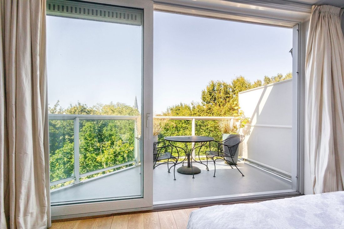 Living Directly On The Vondelpark, In Apollobuurt, North Holland