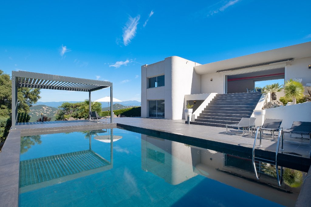 House in Bagnols-en-Forêt, Provence-Alpes-Côte d'Azur, France 2 - 13274387