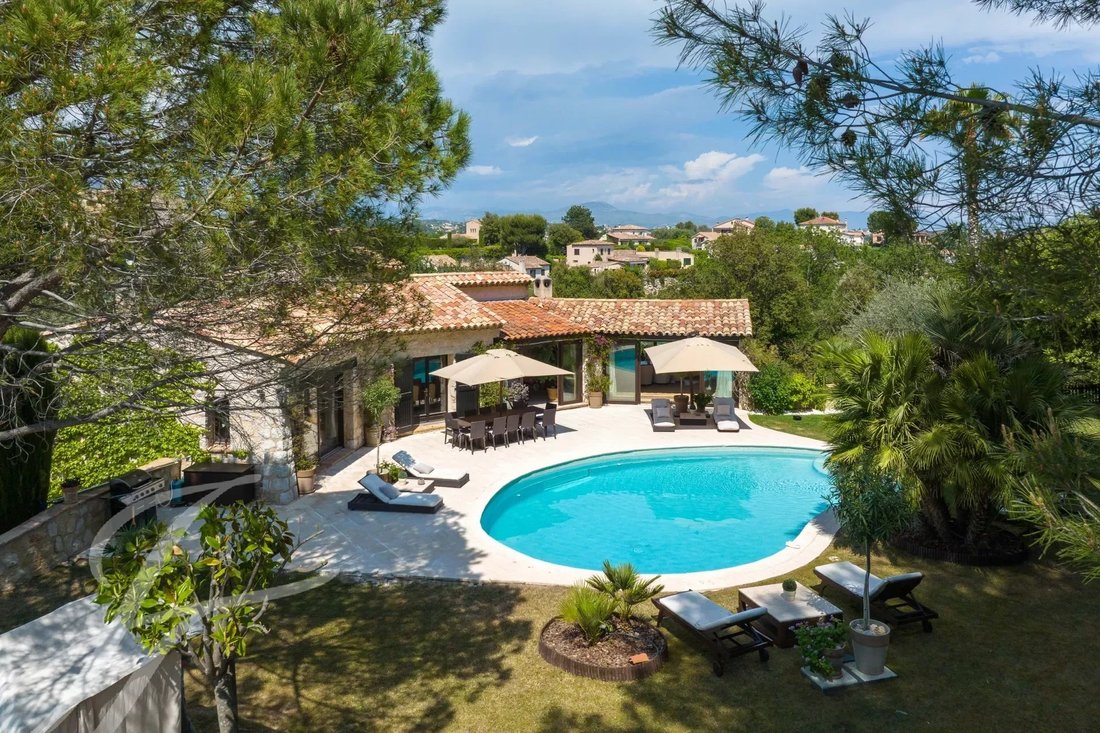 Spacious Villa In In Saint Paul De Vence, Provence Alpes Côte D'azur, France For Rent (13274102)