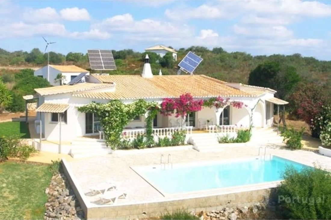 Budens House In Budens, Algarve, Portugal For Sale (13274424)