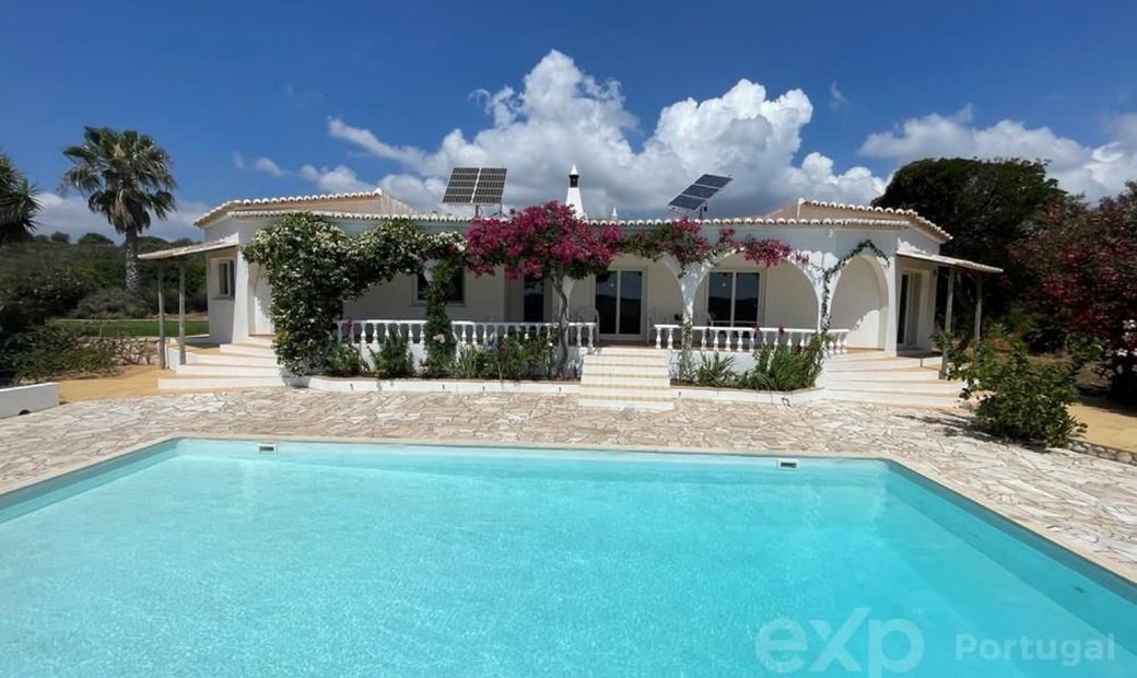 Budens House In Budens, Algarve, Portugal For Sale (13274424)