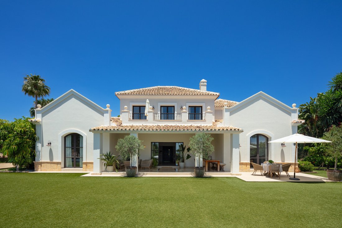 Villa in Estepona, Andalusia, Spain 2 - 13273936