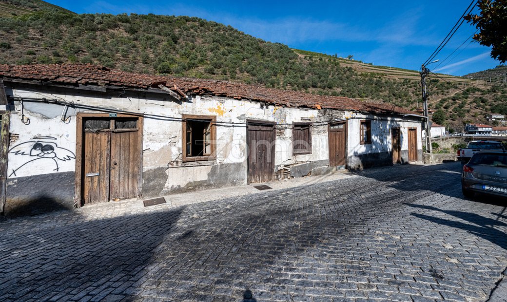 Alijó Land Urban In Pinhão, Vila Real District, Portugal For Sale