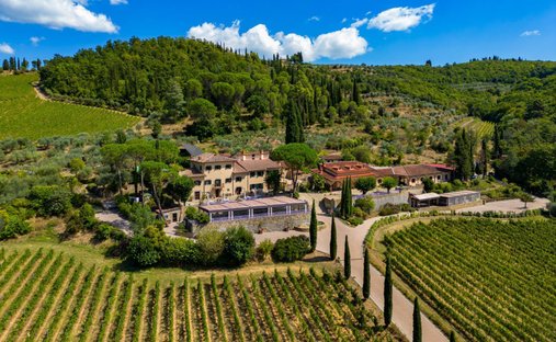 Luxury homes with vineyard winery for sale in Arezzo Tuscany