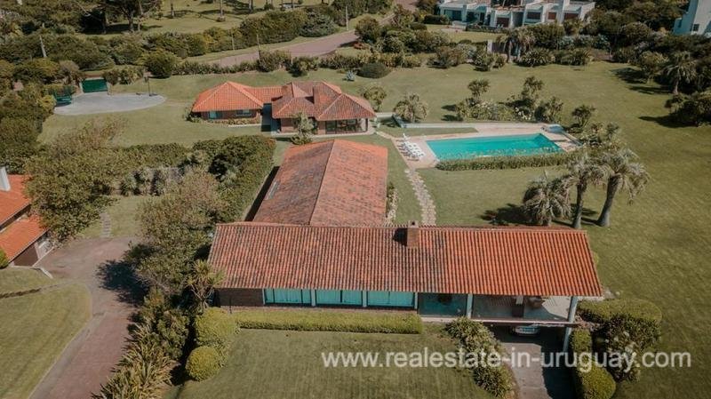 Villa in Punta del Este, Maldonado Department, Uruguay 2 - 13281455