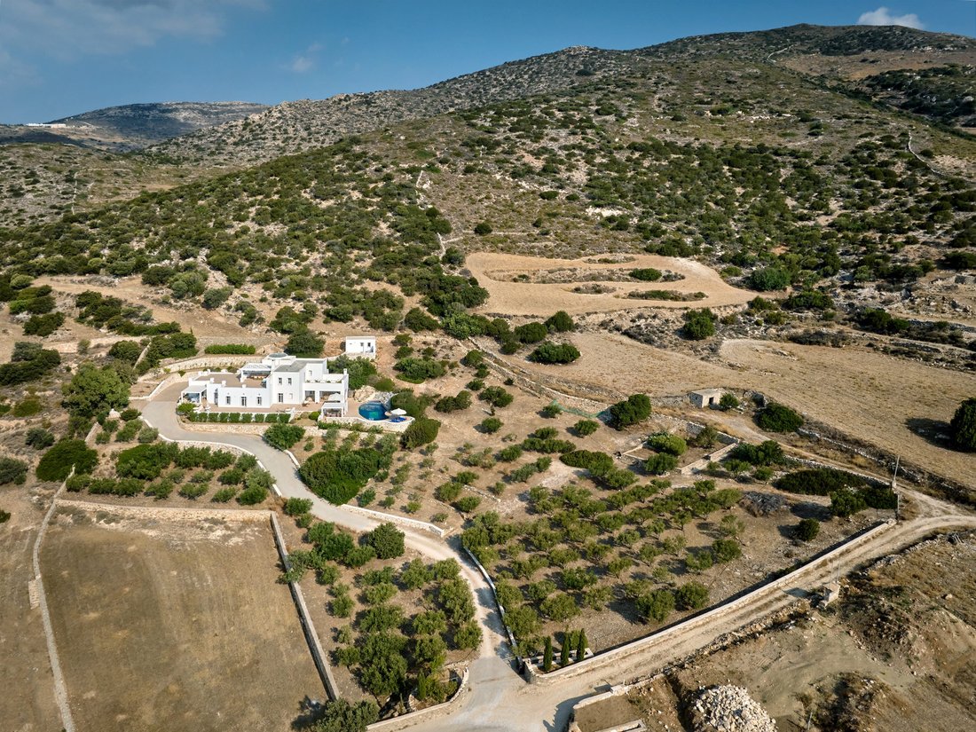 House in Paros, Aegean, Greece 4 - 13281480