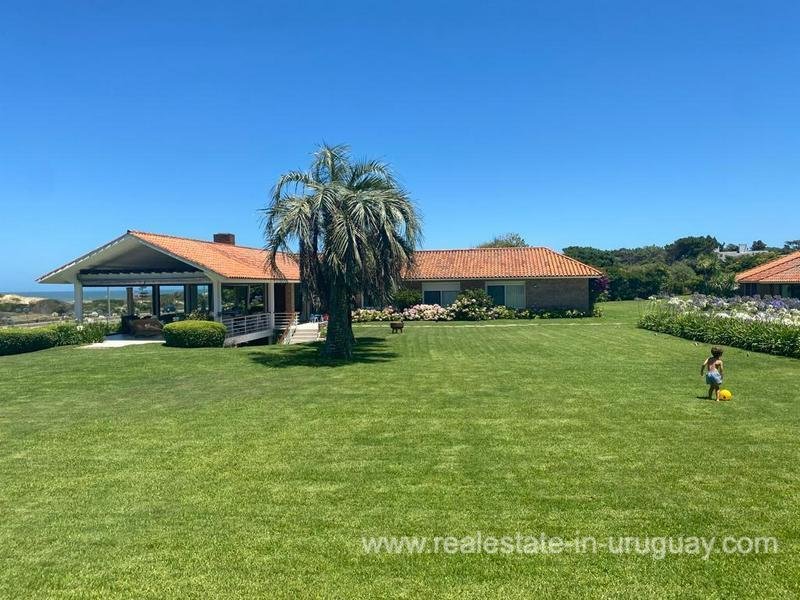 Villa in Punta del Este, Maldonado Department, Uruguay 5 - 13281455