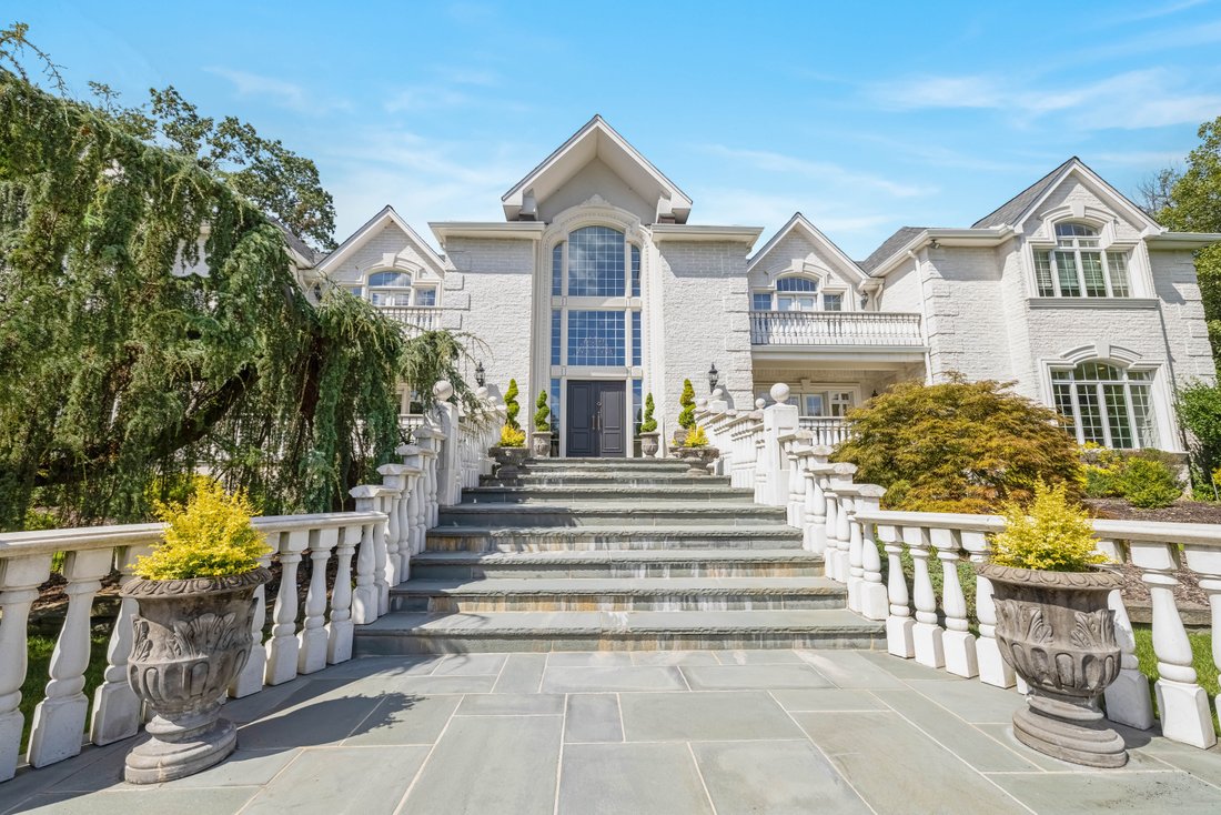 51 Chestnut Ridge Road, Saddle In Saddle River, New Jersey, United