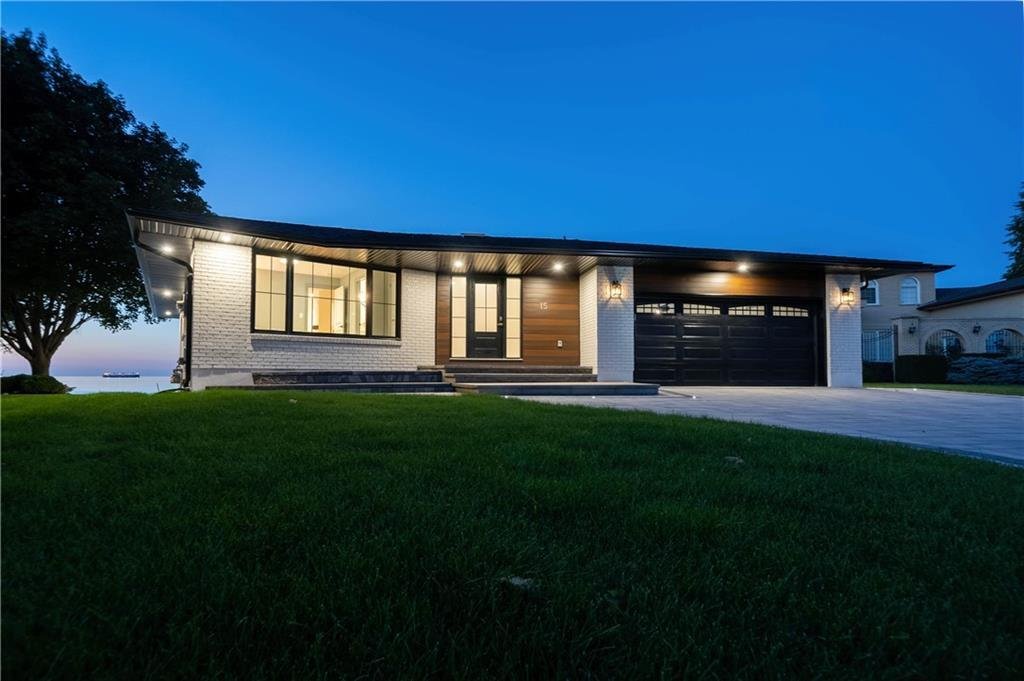 House in St. Catharines, Ontario, Canada 1 - 13281535