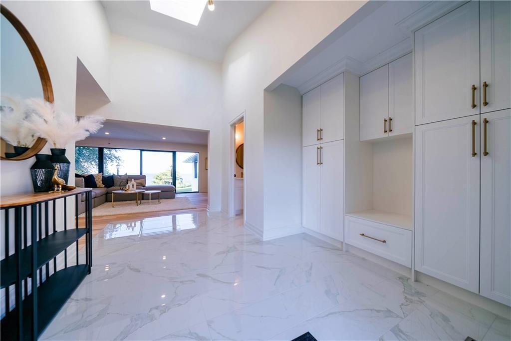 House in St. Catharines, Ontario, Canada 4 - 13281535