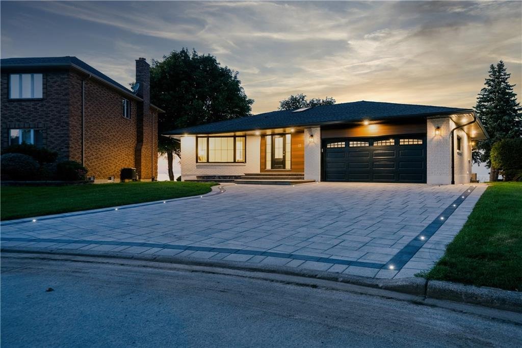 House in St. Catharines, Ontario, Canada 2 - 13281535