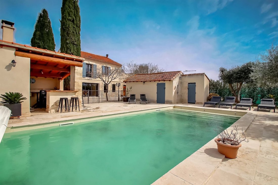 Renovated Farmhouse In The Arles In Arles, Provence Alpes Côte D'azur, France For Sale (13282738)