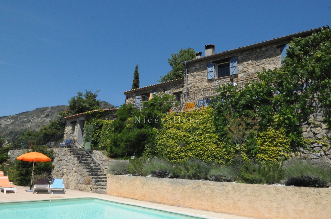 House in Tourette-du-Chateau, Provence-Alpes-Côte d'Azur, France 1 - 11065787
