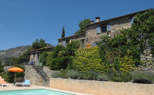 House in Tourette-du-Chateau, Provence-Alpes-Côte d'Azur, France 1