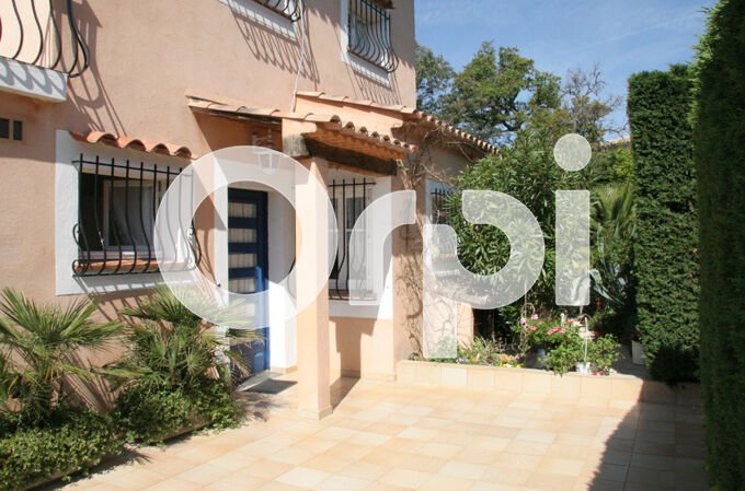 House in Grimaud, Provence-Alpes-Côte d'Azur, France 2 - 12704748