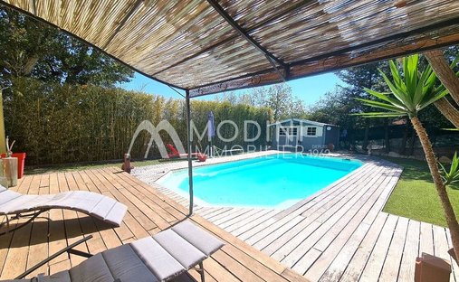 Villa in Ville-Les Saquedes-Le Bouillonnet, Sainte-Maxime, France 1