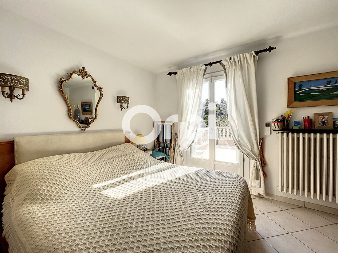 House in Grimaud, Provence-Alpes-Côte d'Azur, France 4 - 12704748