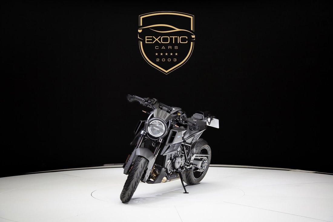 Motorcycle in Dubai, Dubai, United Arab Emirates 2 - 13285354