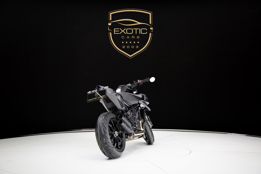 Motorcycle in Dubai, Dubai, United Arab Emirates 5 - 13285354