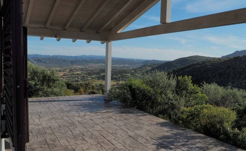 Villa in Peripheral Fractions, Olbia, Sardinia 1